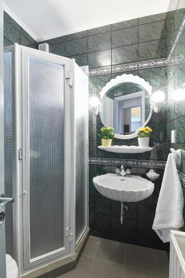 Villa Dennis Vrachati Bagian luar foto