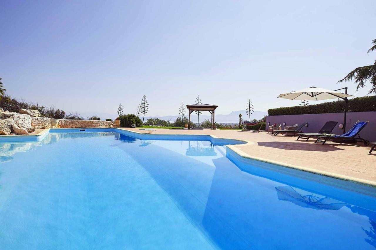 Villa Dennis Vrachati Bagian luar foto