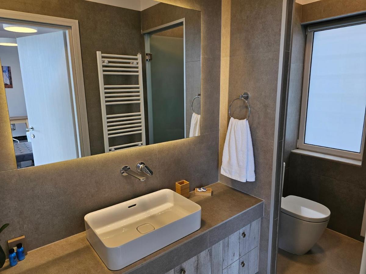 Villa Dennis Vrachati Bagian luar foto